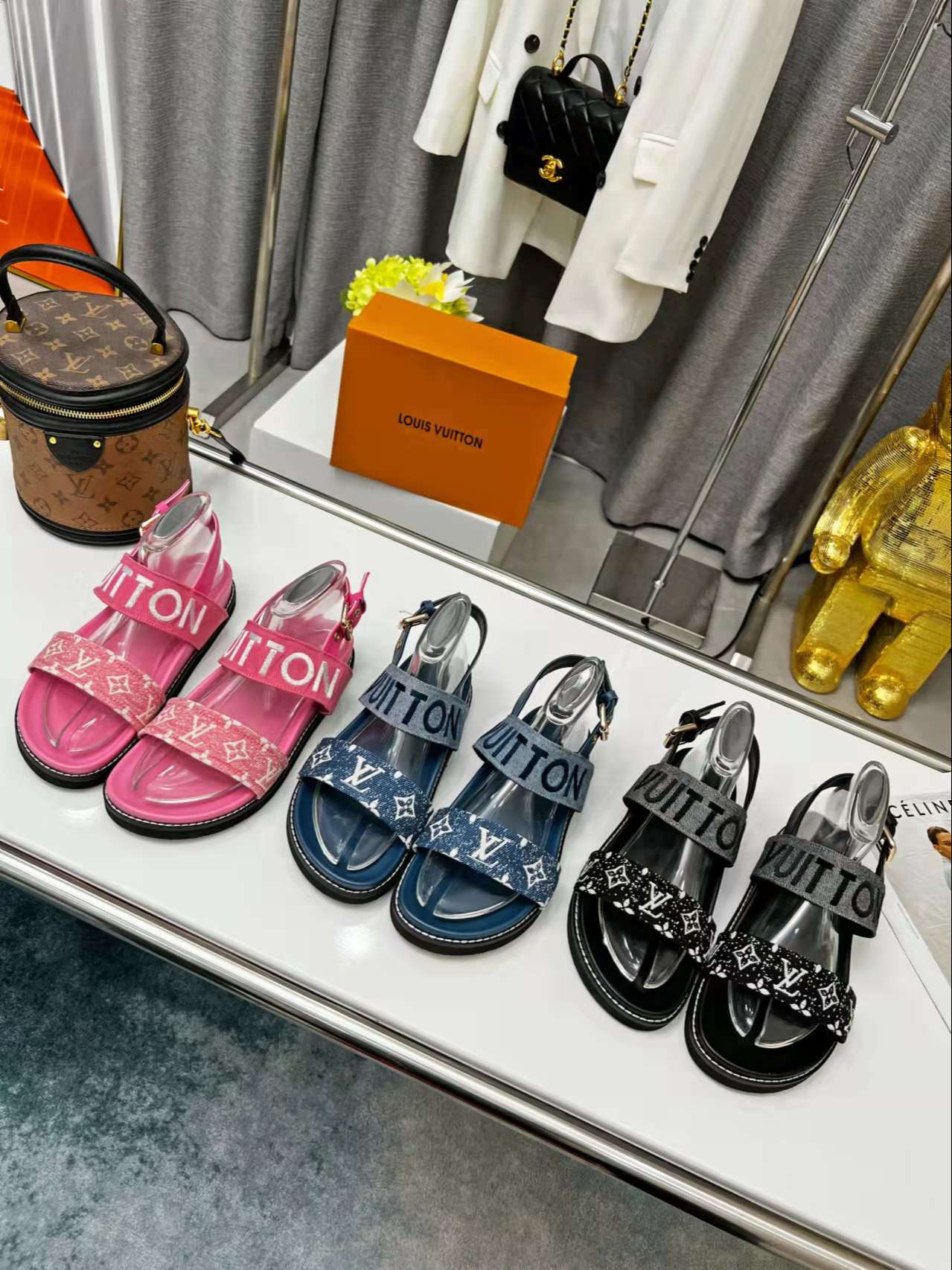 New Fashion LV Women Shoes L050