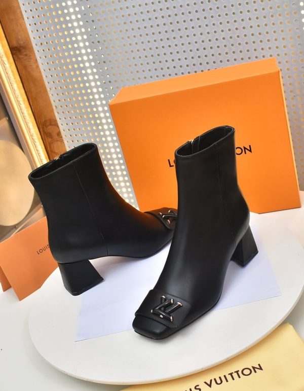 New Fashion LV Women Shoes 358 PA