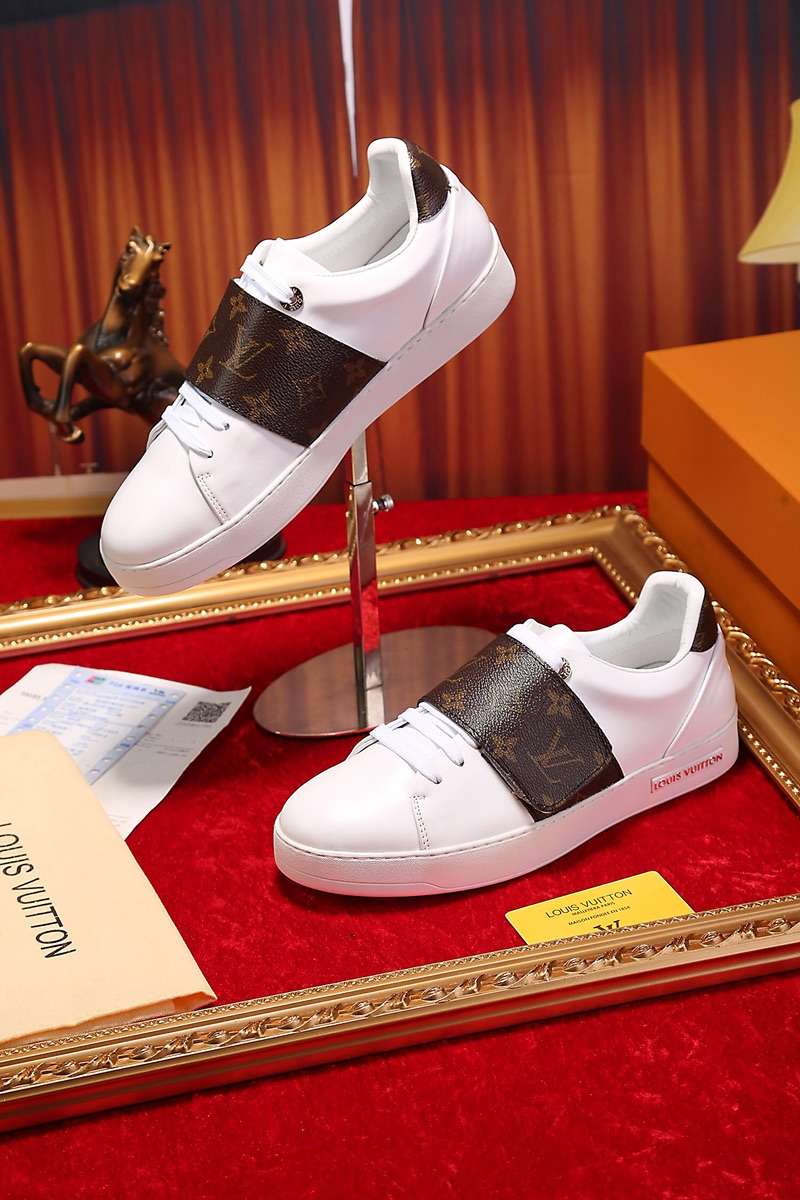 New Fashion LV Women Shoes L079