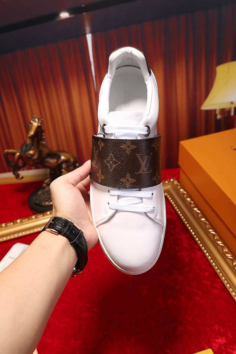 New Fashion LV Women Shoes L079