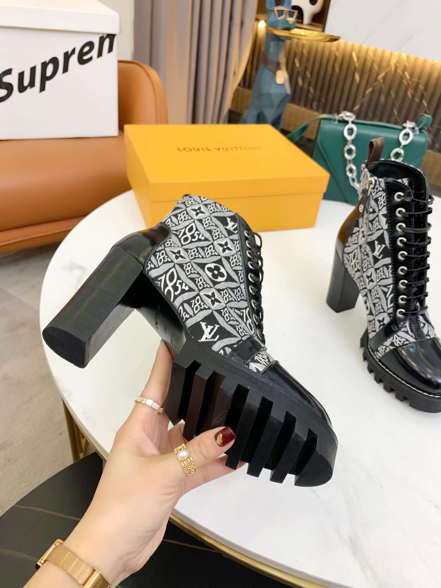 New Fashion LV Women Shoes L109 New Fashion LV Women Shoes L109