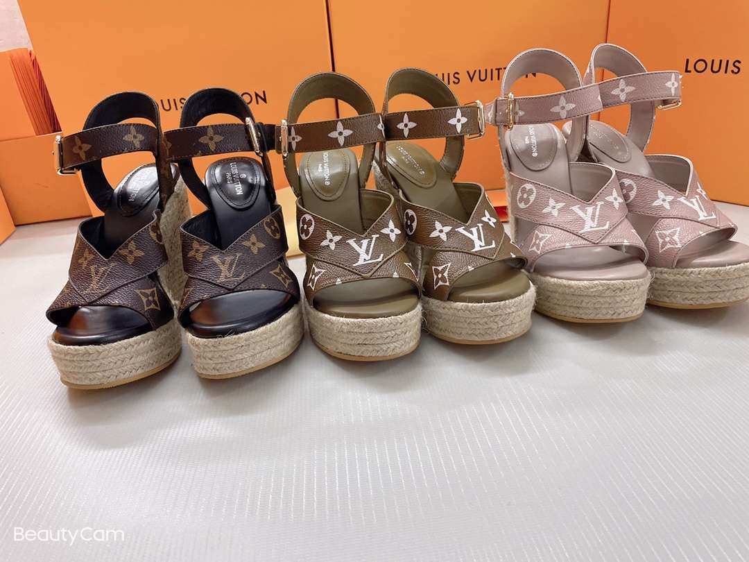New Fashion LV Women Shoes L045