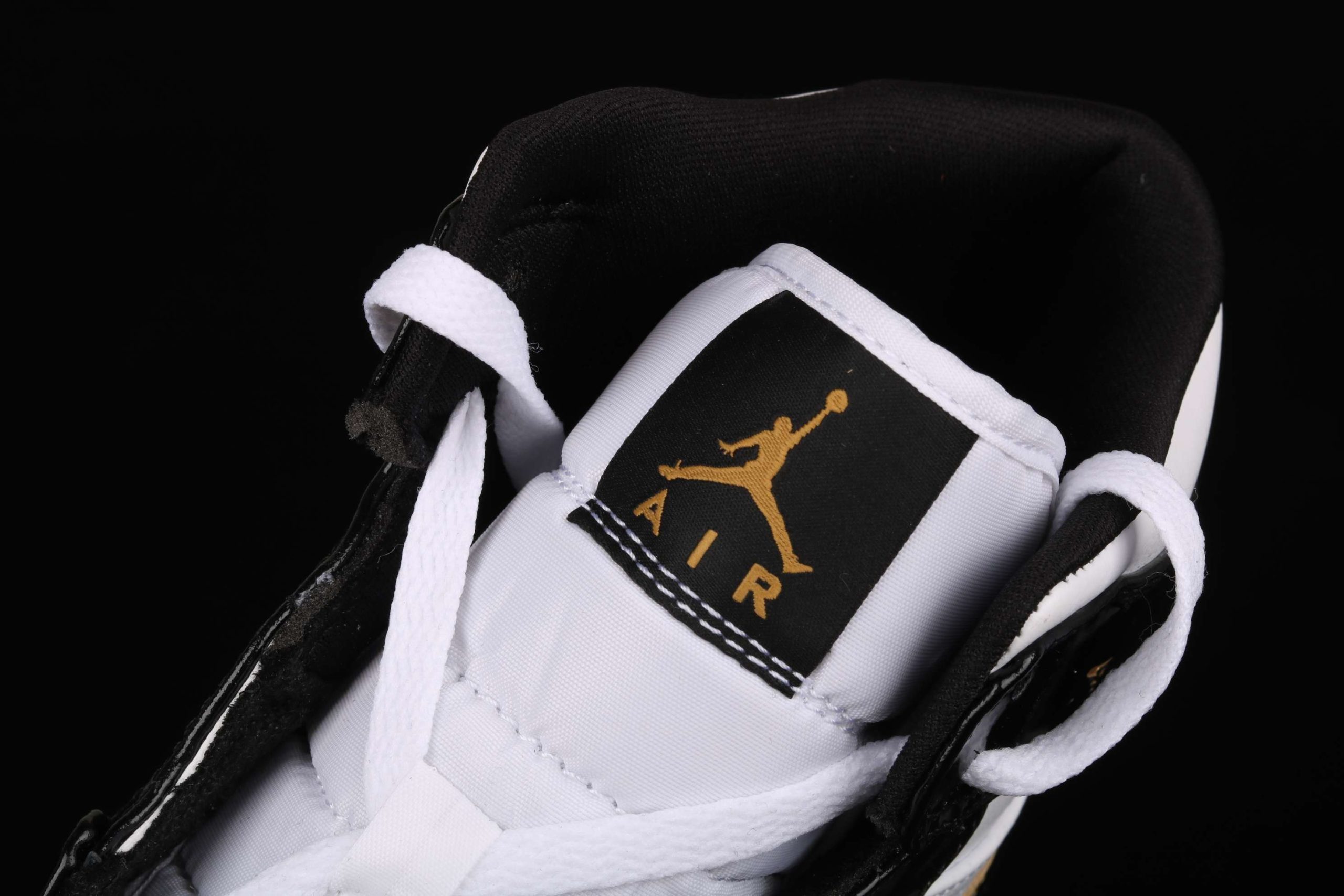 New Arrival AJ1 Mid SE 852542-007