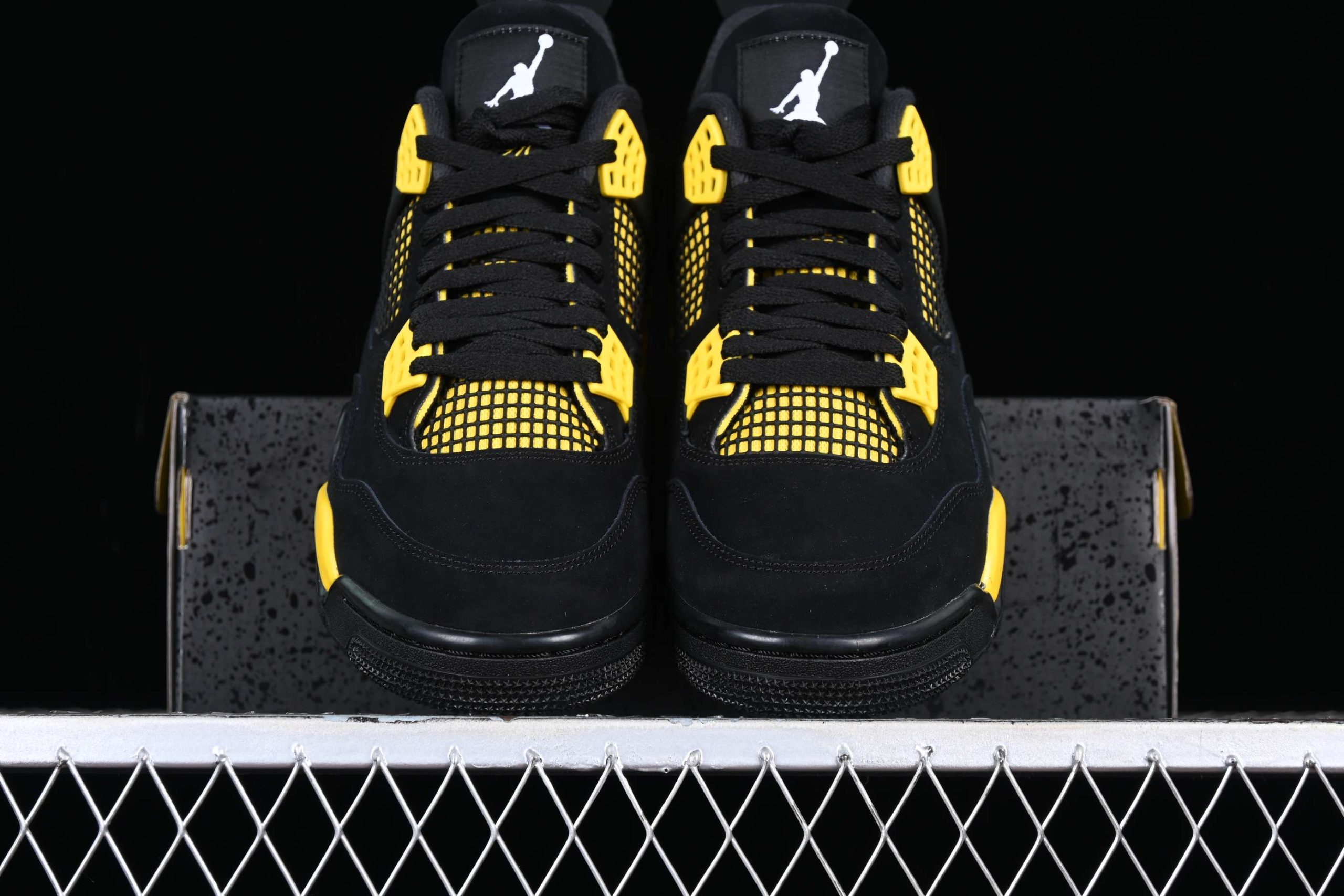 New Arrival AJ4 DH6927-017 Thunder New Arrival AJ4 DH6927-017 Thunder