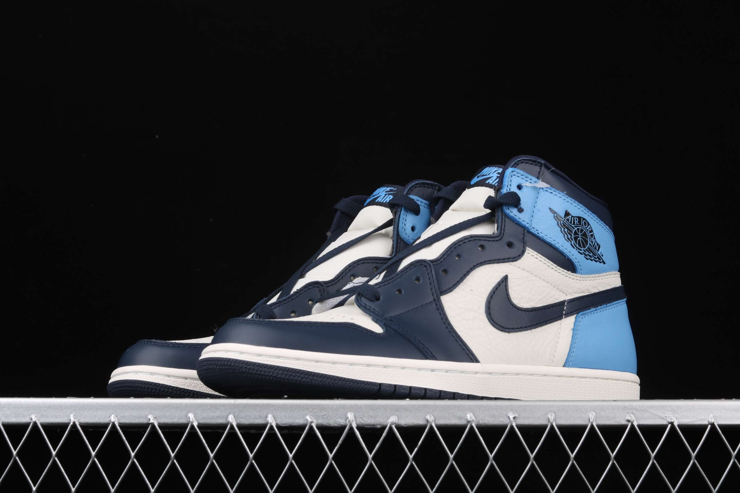 New Arrival AJ1 High 555088-140 Obsidian