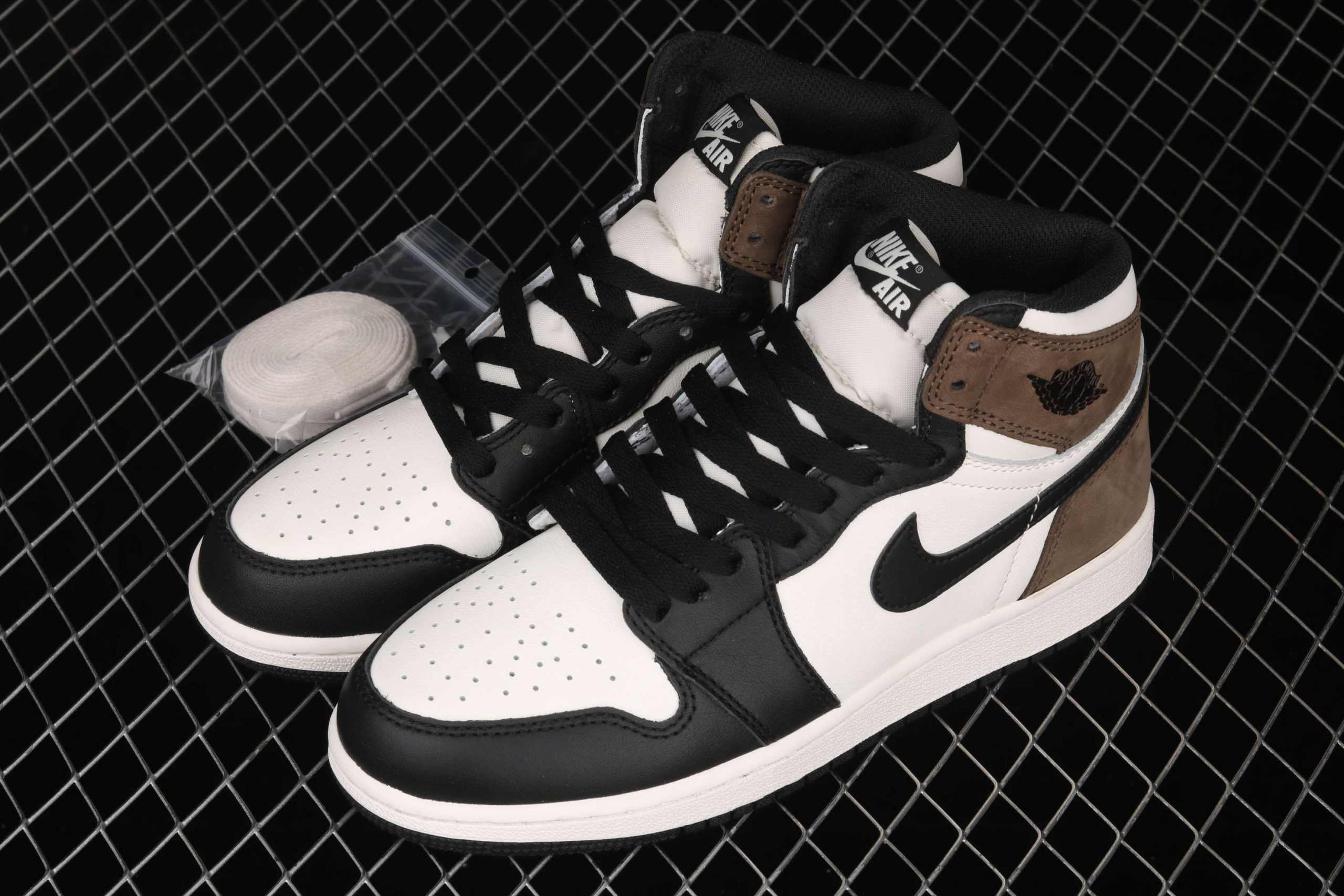 AJ 1 High Dark Mocha 575441-105 AJ 1 High Dark Mocha 575441-105