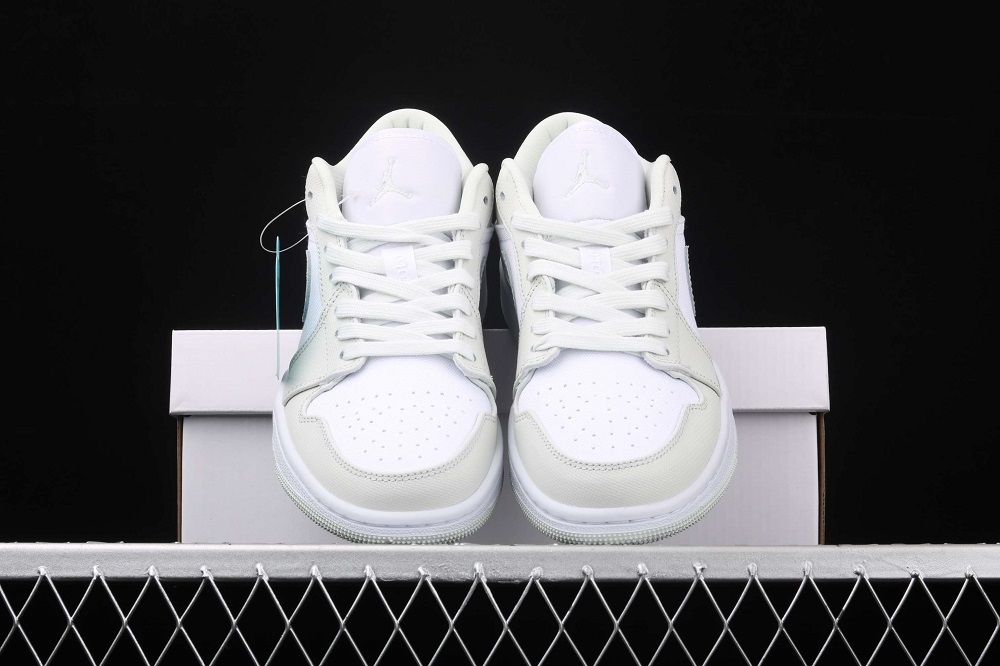 New Arrival AJ1 Low Spruce Aura CW1381-003 New Arrival AJ1 Low Spruce Aura CW1381-003