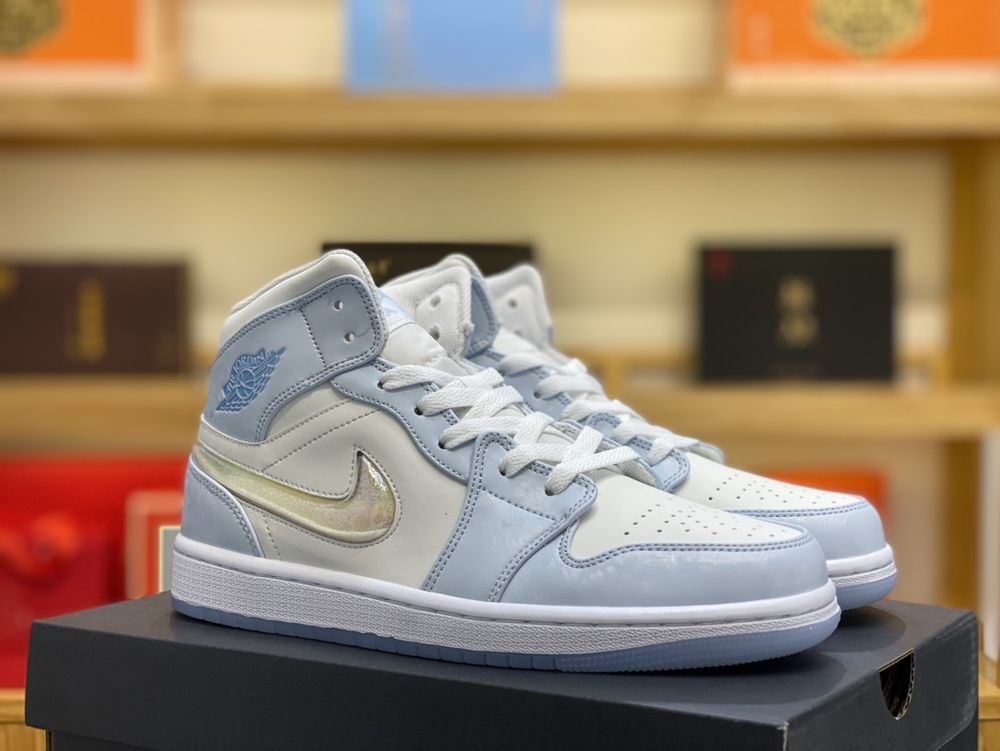AJ 1 Mid Glitter Swoosh FQ9117-400