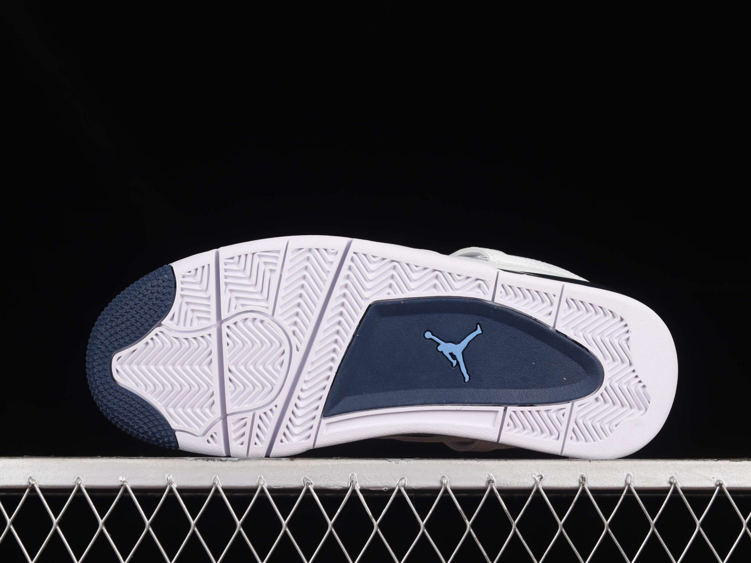 New Arrival AJ4 F 314254-107 Columbia
