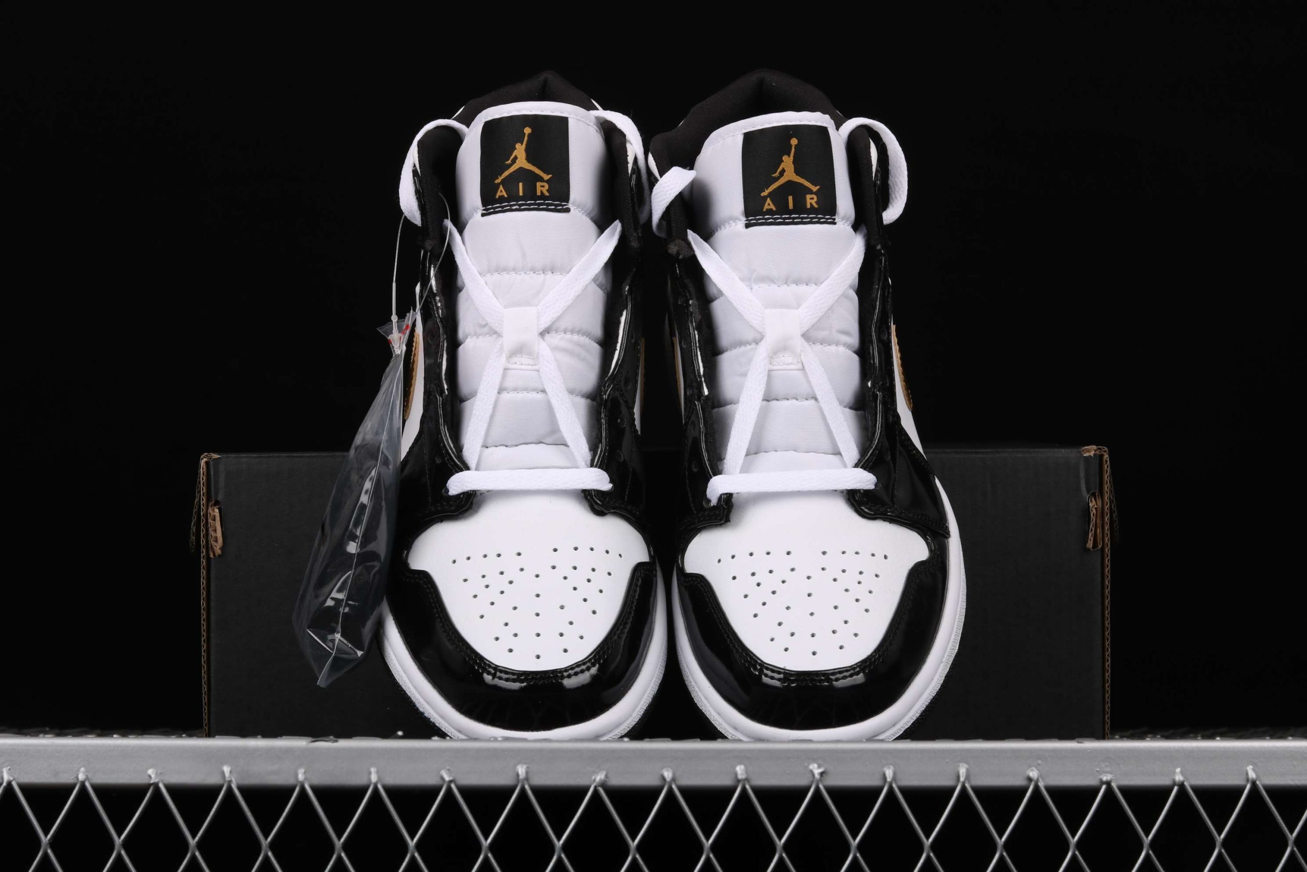New Arrival AJ1 Mid SE 852542-007