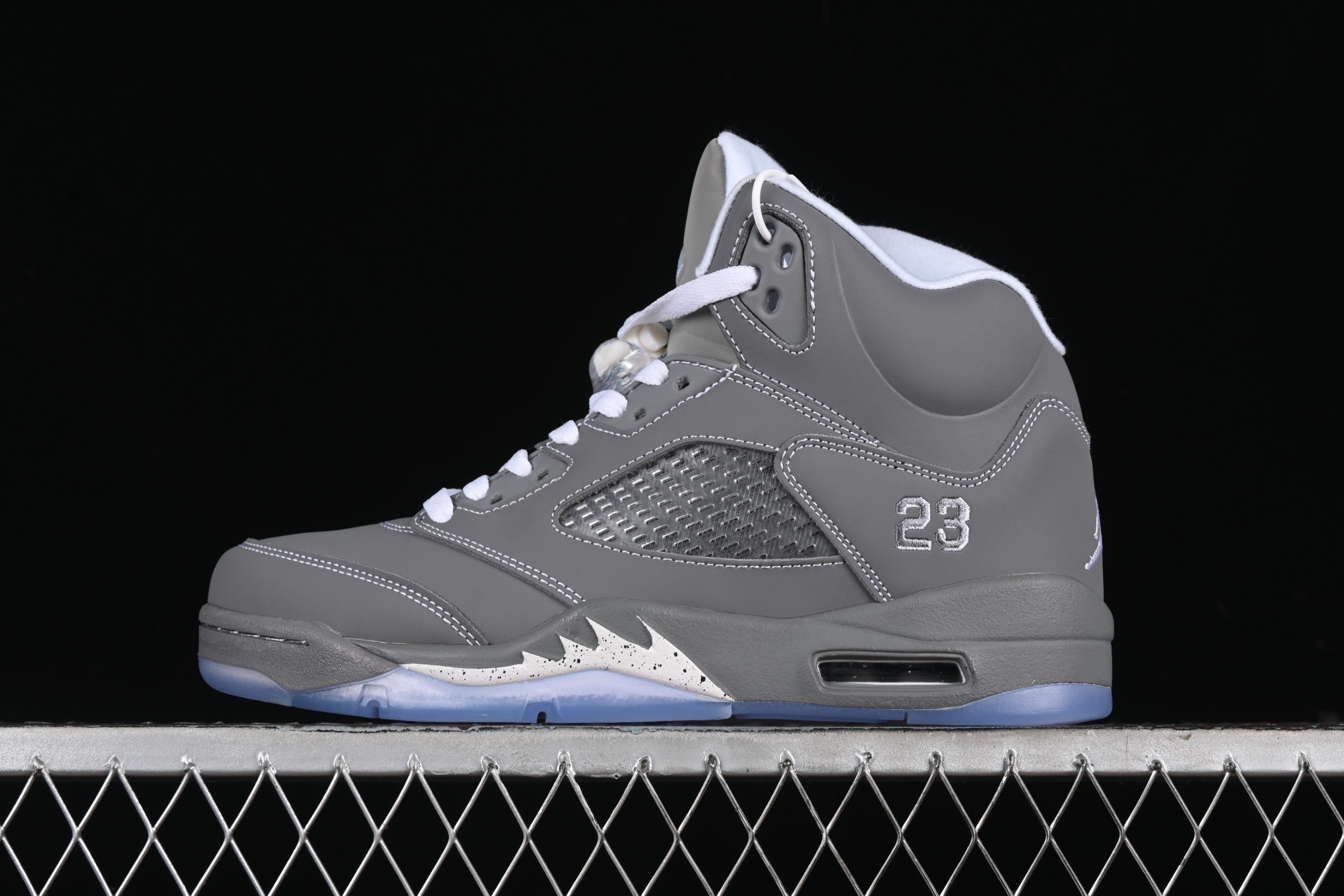 AJ 5 Retro ‘Wolf Grey’ 136027-005 PA