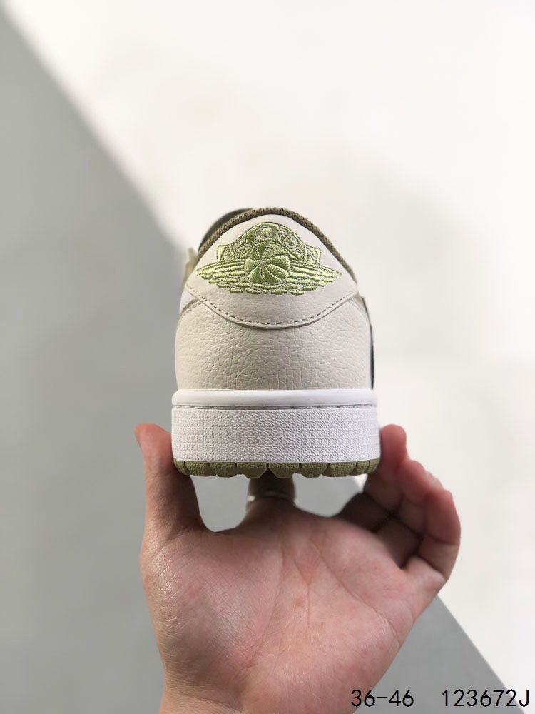 New Arrival First Look At The Travis Scott x Air Jordan 1 Low AJ3023 TEN