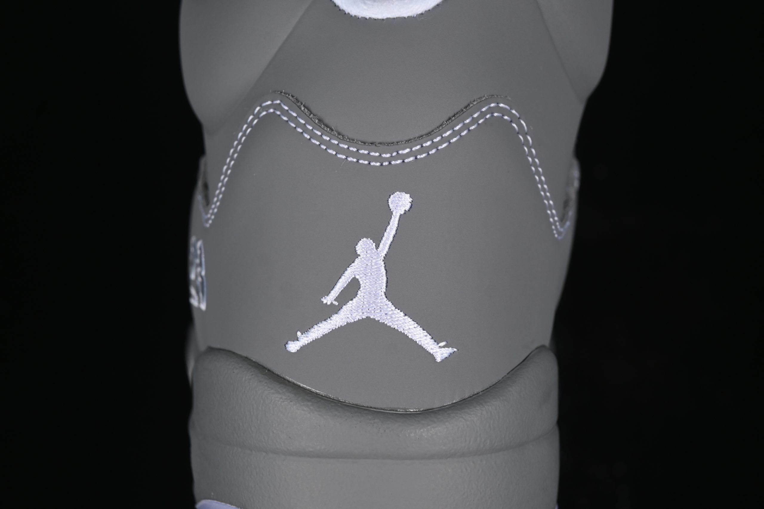 AJ 5 Retro ‘Wolf Grey’ 136027-005 PA