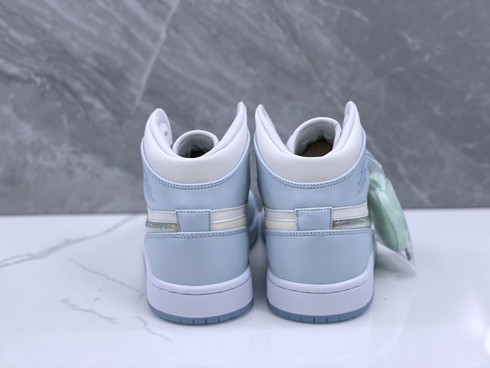 AJ 1 Mid Glitter Swoosh FQ9117-400