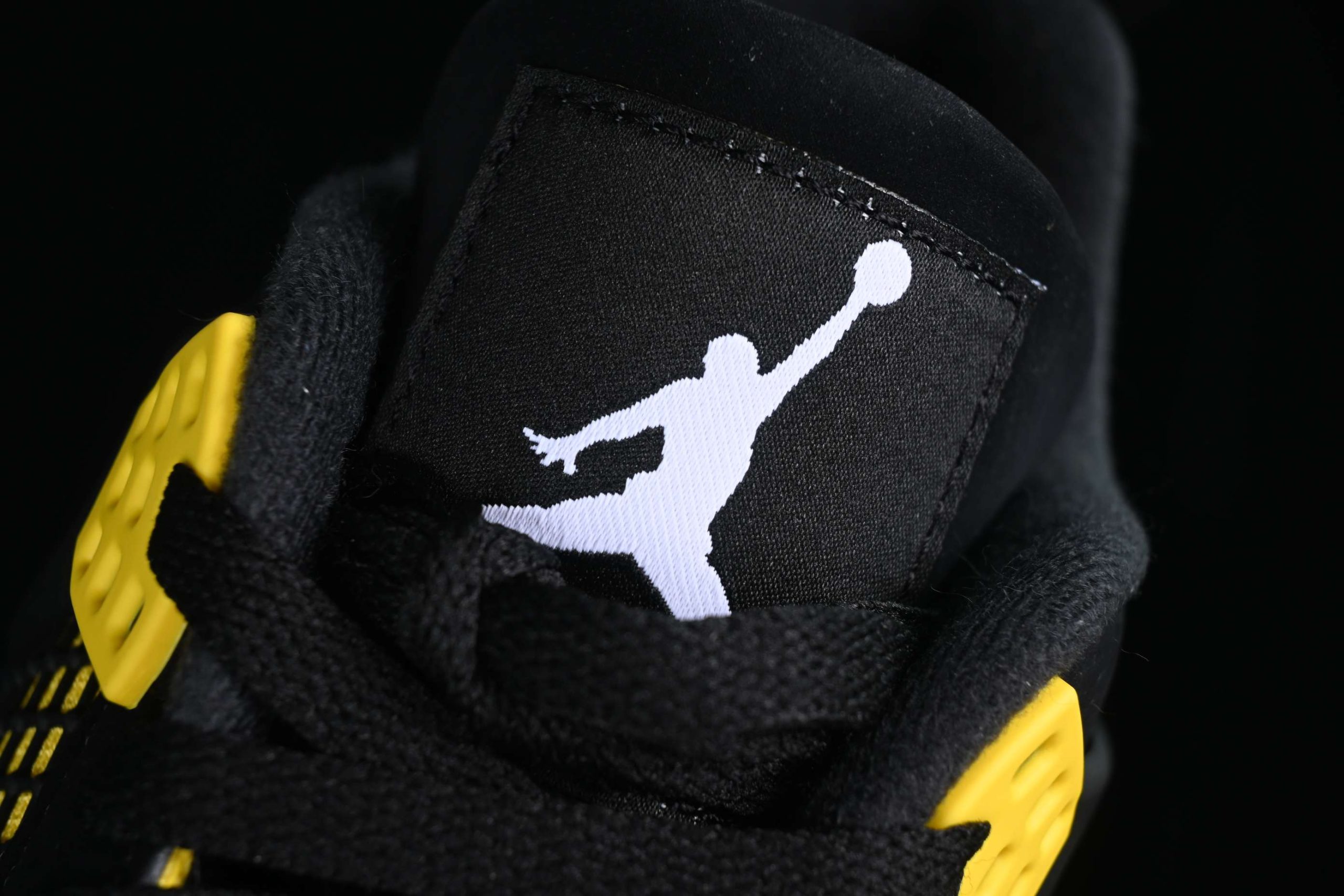 New Arrival AJ4 DH6927-017 Thunder New Arrival AJ4 DH6927-017 Thunder