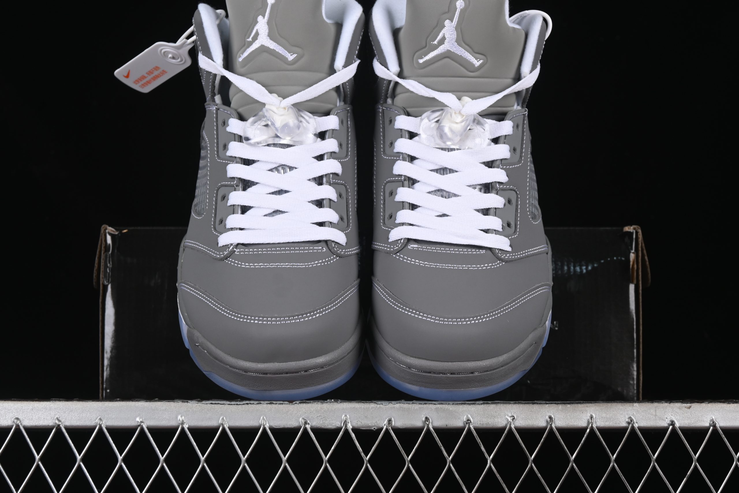 AJ 5 Retro ‘Wolf Grey’ 136027-005 PA