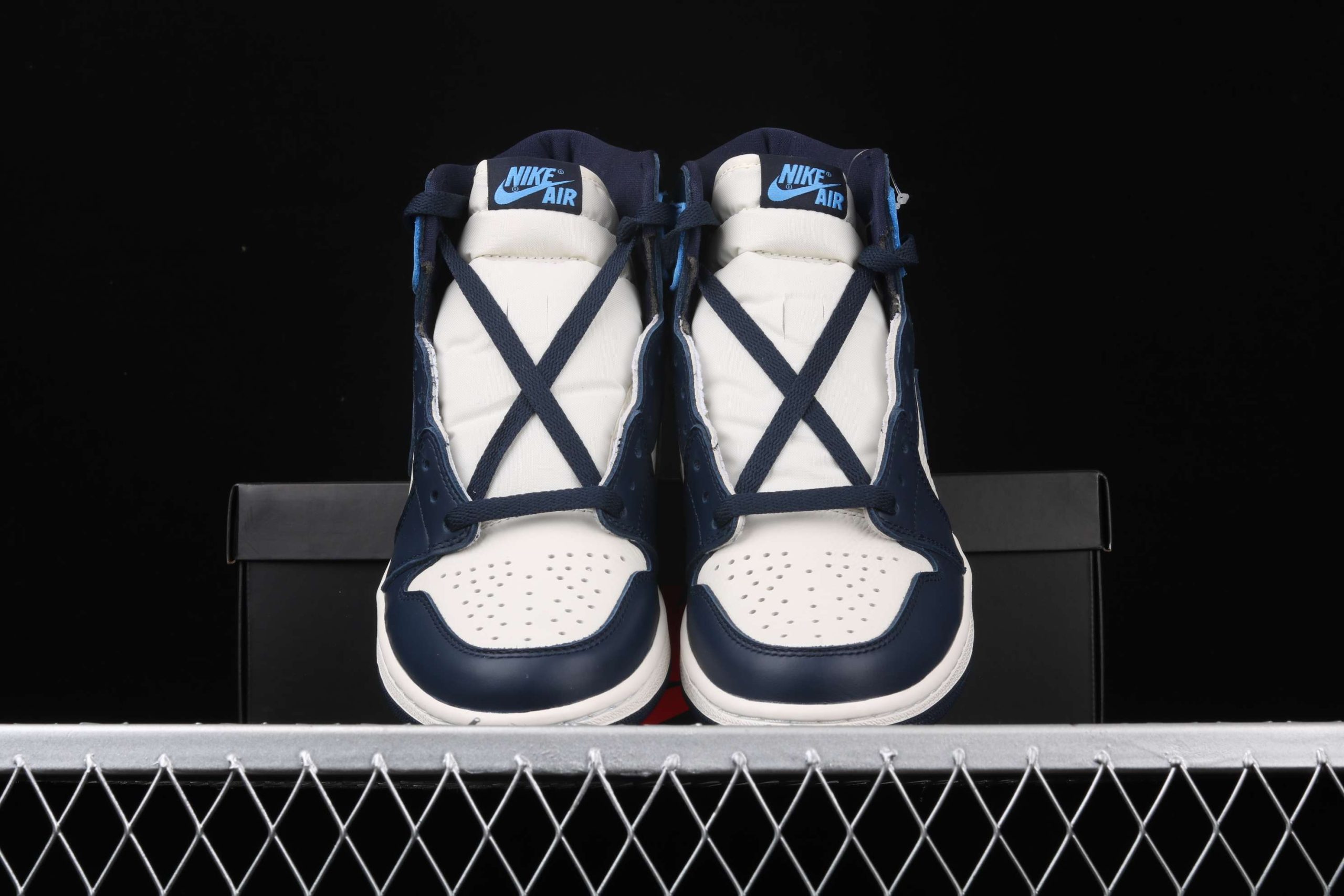 New Arrival AJ1 High 555088-140 Obsidian