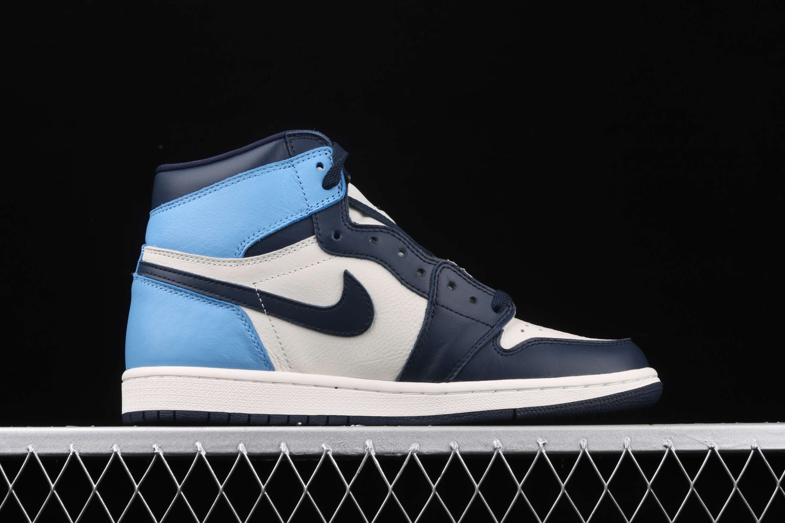 New Arrival AJ1 High 555088-140 Obsidian