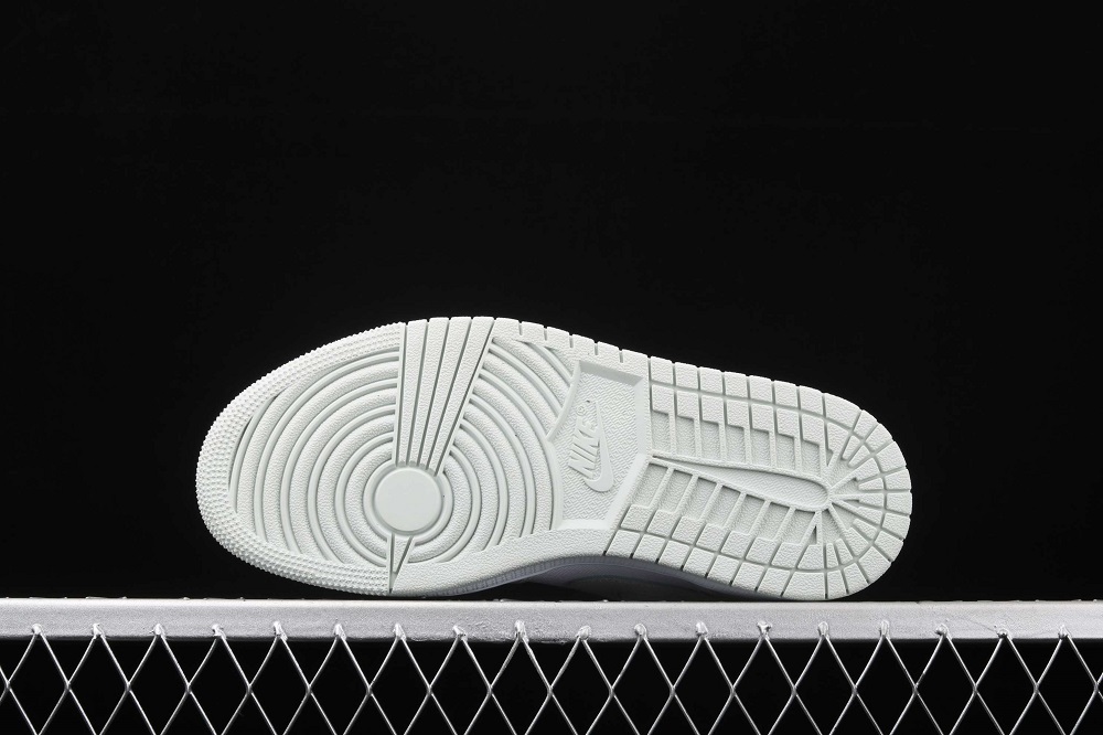 New Arrival AJ1 Low Spruce Aura CW1381-003 New Arrival AJ1 Low Spruce Aura CW1381-003