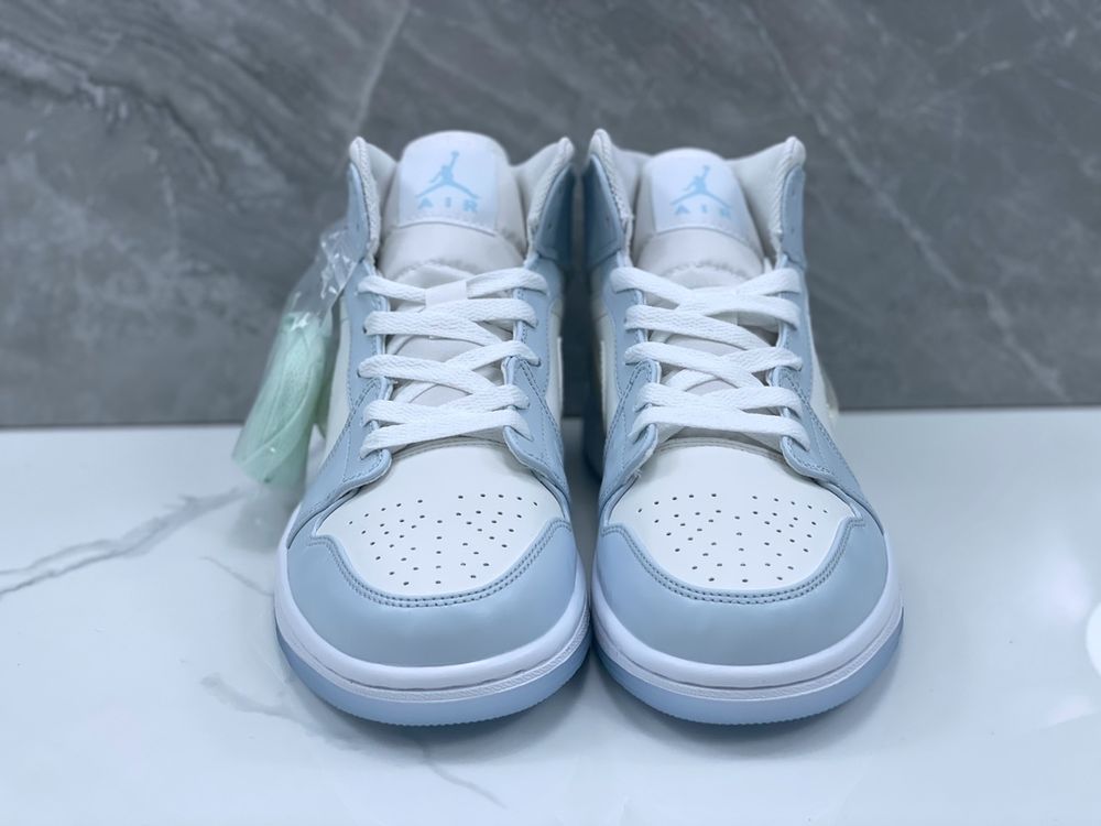 AJ 1 Mid Glitter Swoosh FQ9117-400