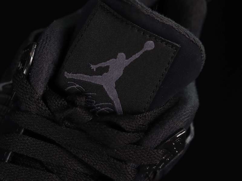 New Arrival AJ4 LJR CU1110-010 Retro Black Cat