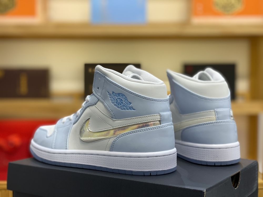 AJ 1 Mid Glitter Swoosh FQ9117-400