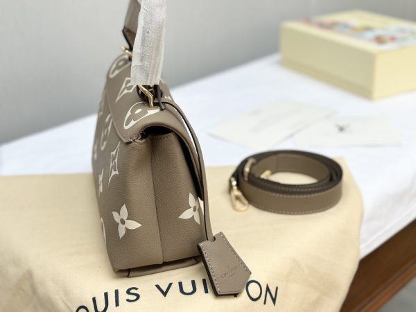 Modern Luxury Daily Bag L5249 FSC
