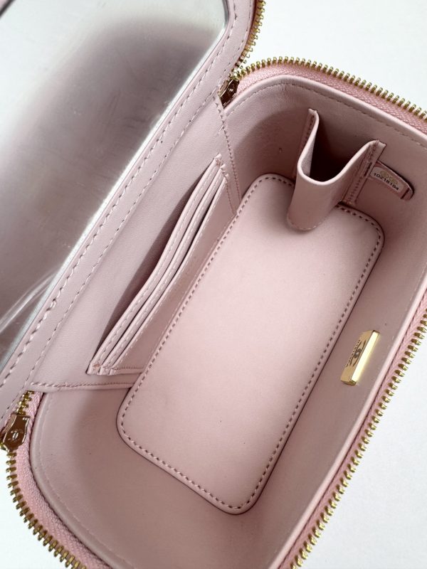 Luxury CN Handbag 120 BC Luxury CN Handbag 120 BC