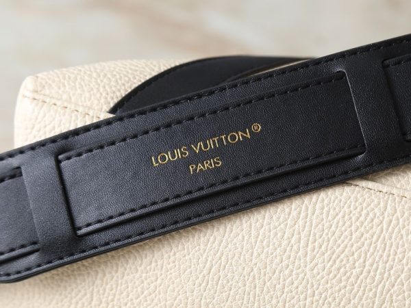 Luxury LV Handbag M14700-M26563-M14702.3 BC