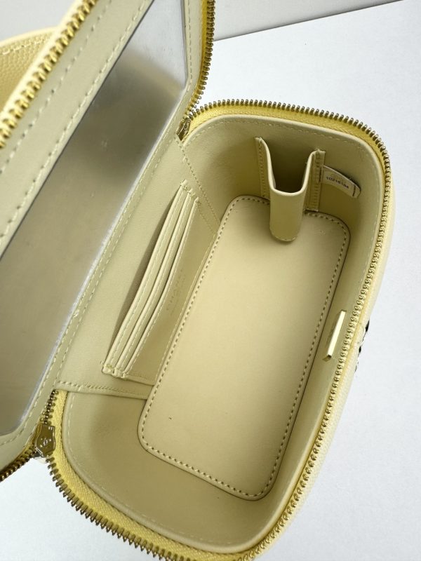 Luxury CN Handbag 120 BC Luxury CN Handbag 120 BC