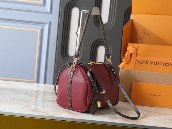 Luxury LV Handbag M26037-M26451 BC