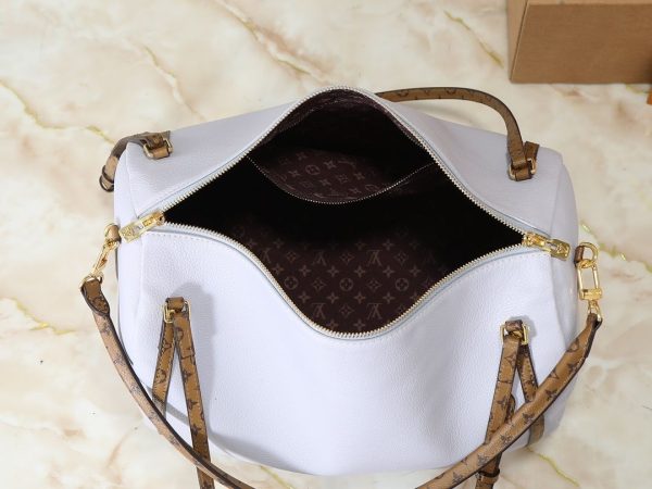 Luxury LV Handbag M26037-M26451 BC