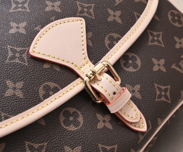 Luxury LV Handbag M42250 BC