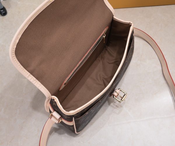 Luxury LV Handbag M42250 BC