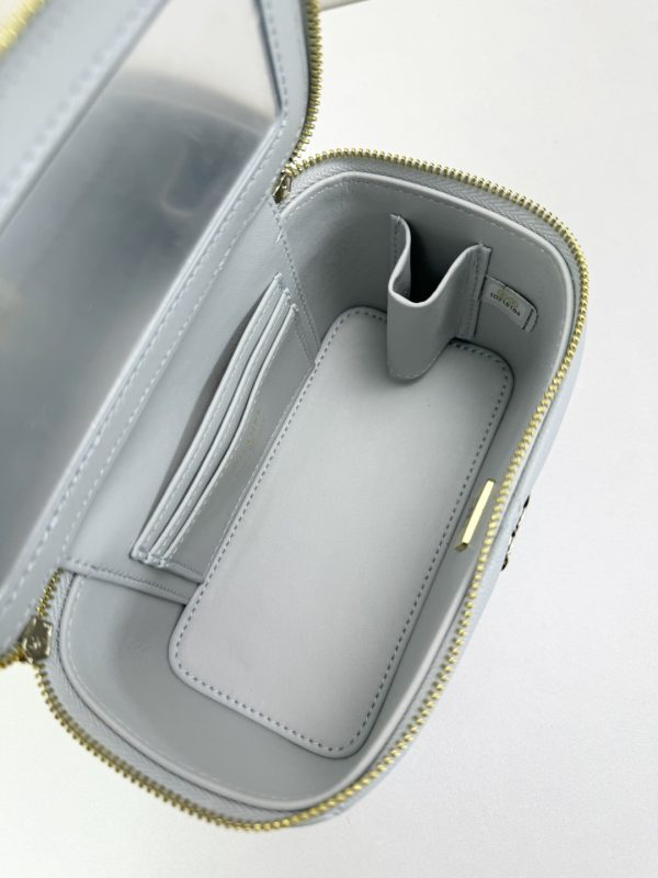 Luxury CN Handbag 120 BC Luxury CN Handbag 120 BC