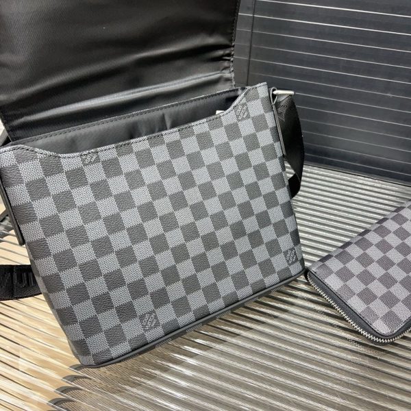 New Fashion LV Handbag LV062410 QA
