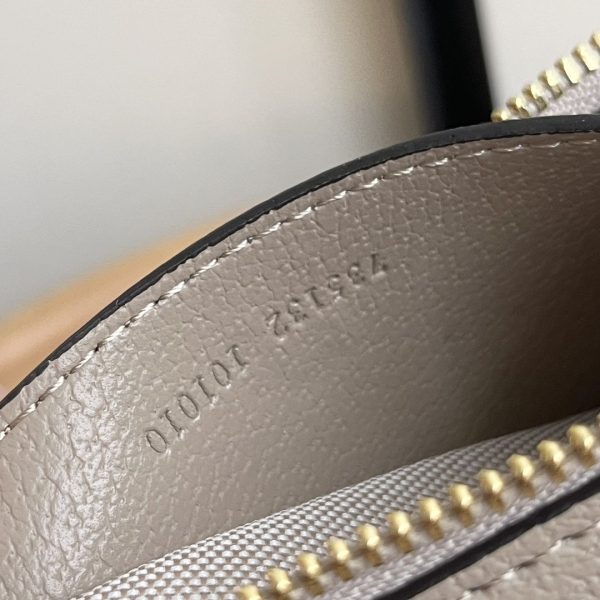 Luxury GG Handbag 735132 BC