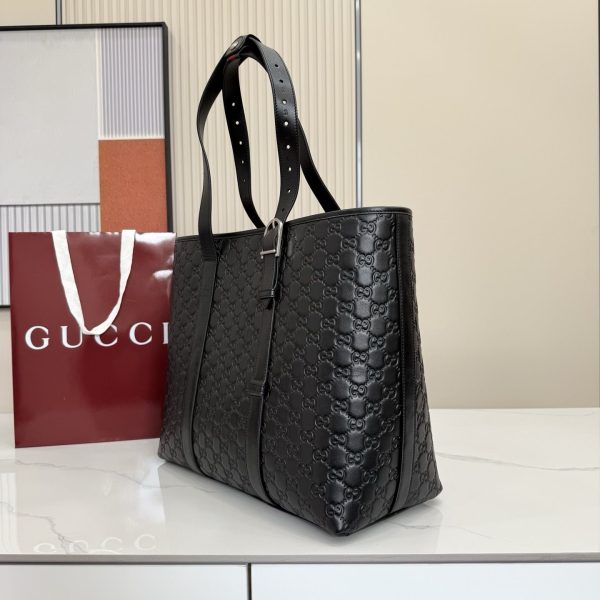 GG Emblem Large Tote Bag in Black 850218 QA