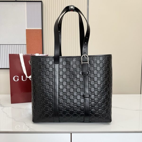 GG Emblem Large Tote Bag in Black 850218 QA