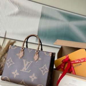 LV OnTheGo MM Monogram And Monogram Reverse Canvas For Women, Shoulder Bags M45321 PA