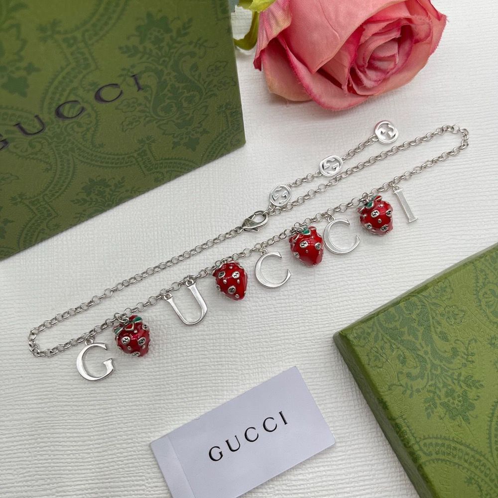 New Arrival Gucci Silver Necklace Women 059 New Arrival Gucci Silver Necklace Women 059
