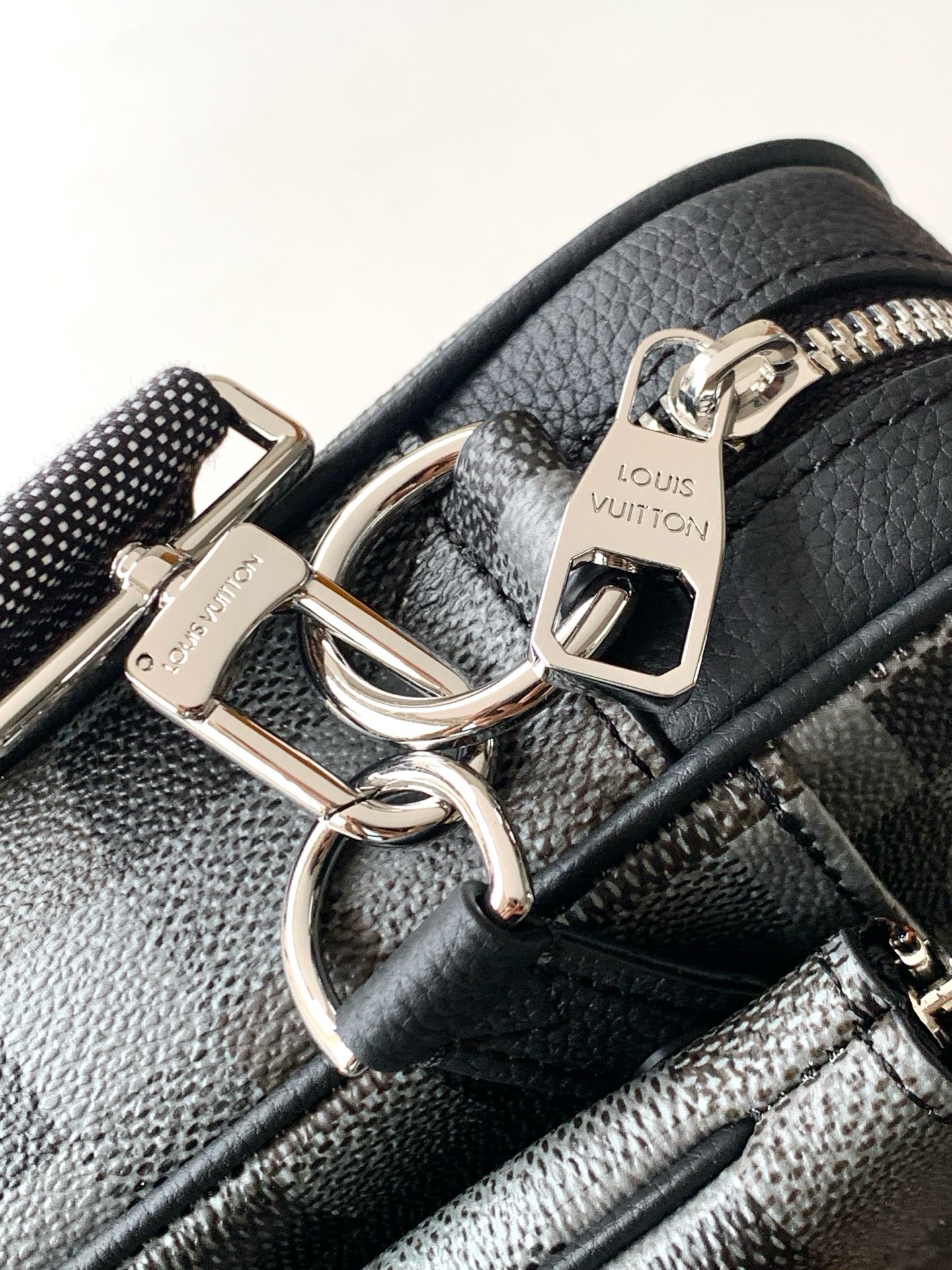 LV Trio Messenger Black KK03750 LV Trio Messenger Black KK03750