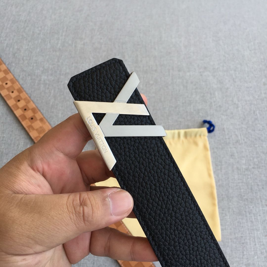 LV Logo Belt 001