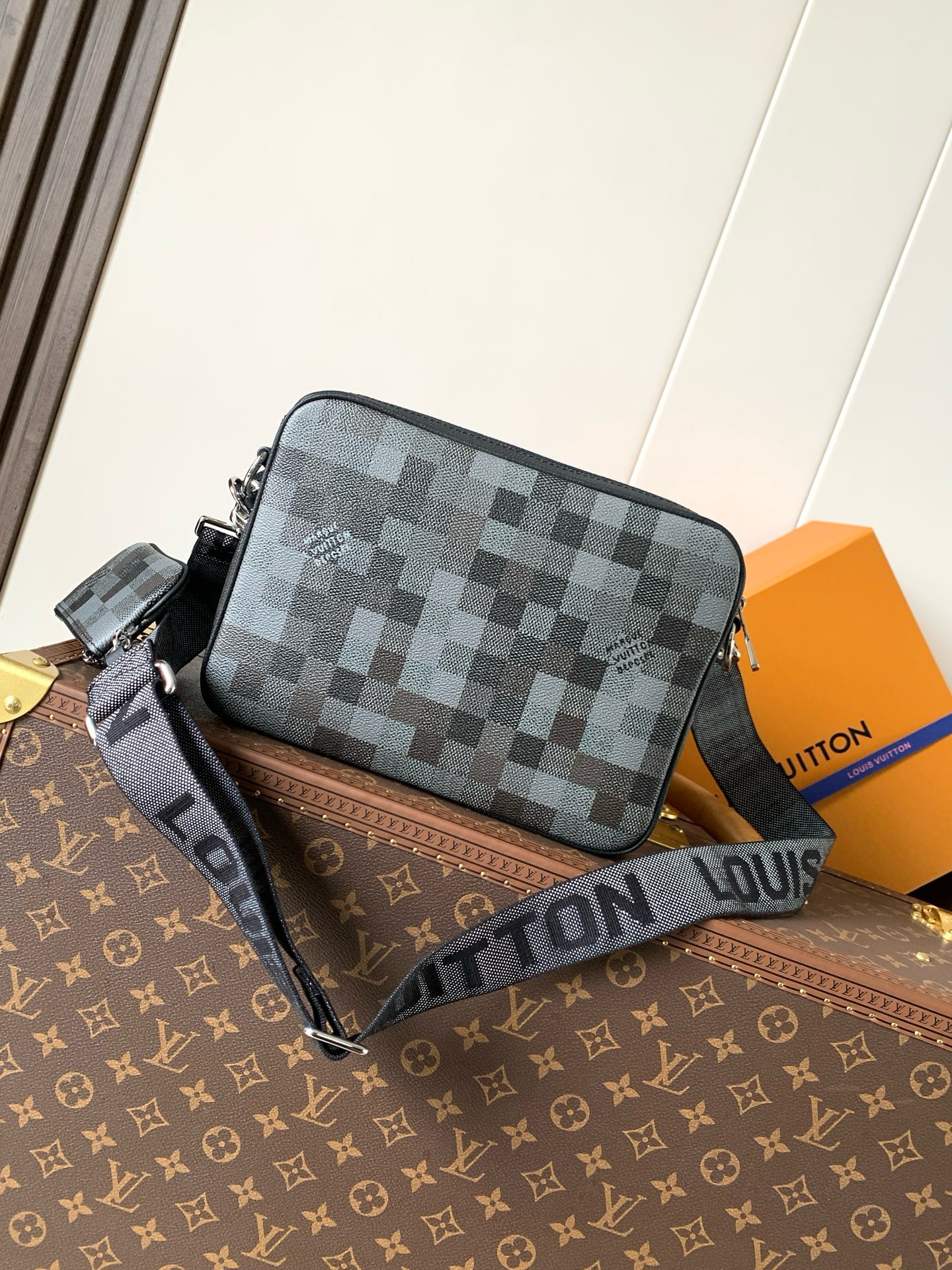 LV Trio Messenger Black KK03750 LV Trio Messenger Black KK03750