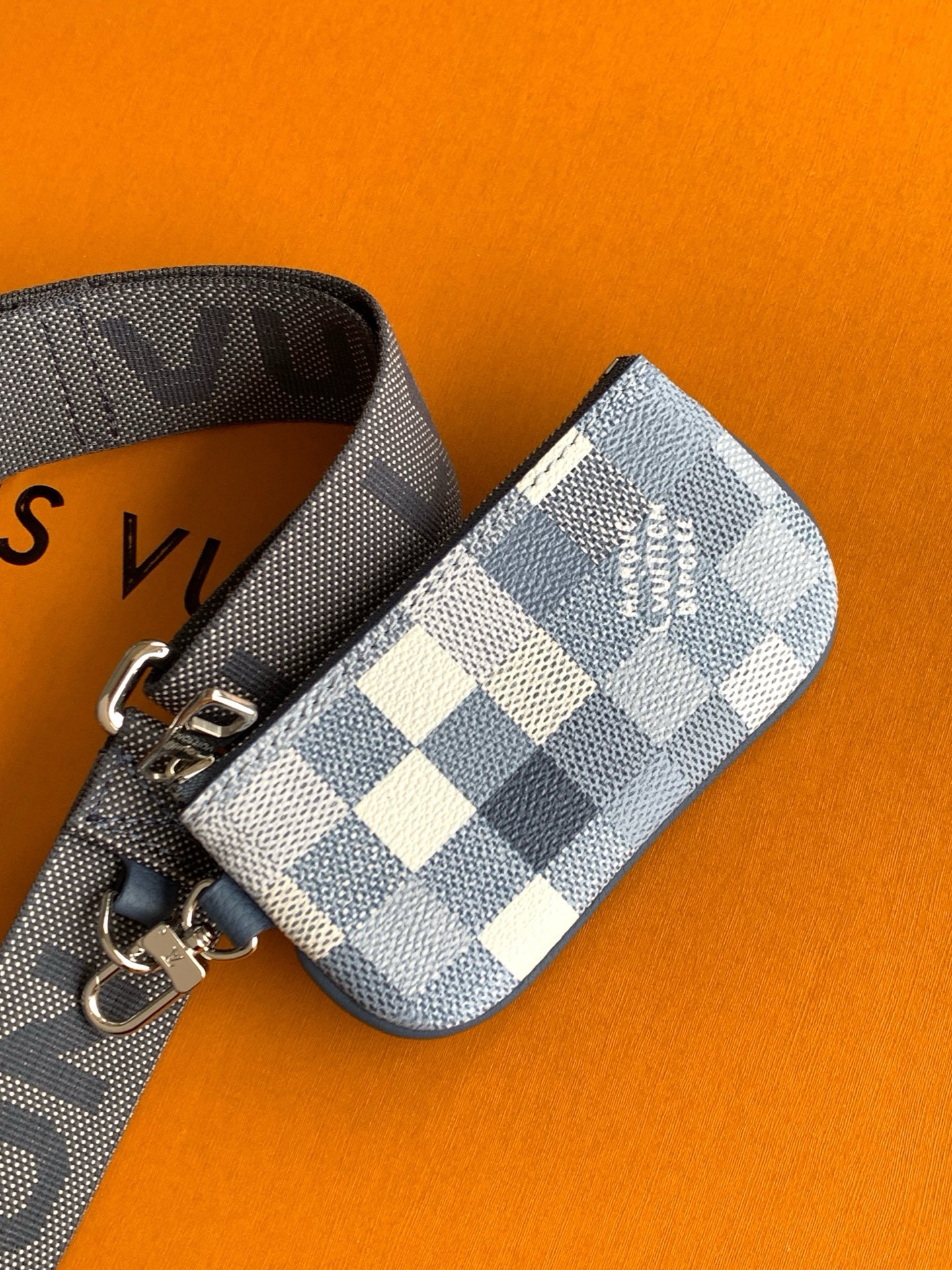 LV Trio Messenger KK03750 LV Trio Messenger KK03750