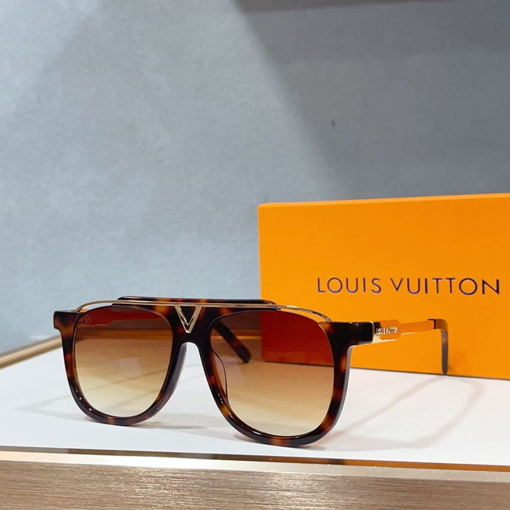 LV Whistle Sunglasses 138730