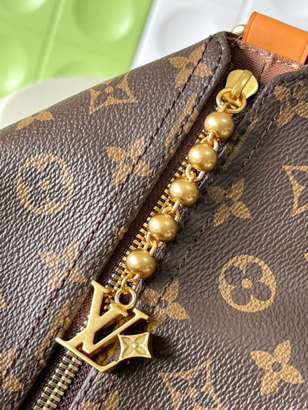 LV Monogram Vagabond Hobo Bag KK04150