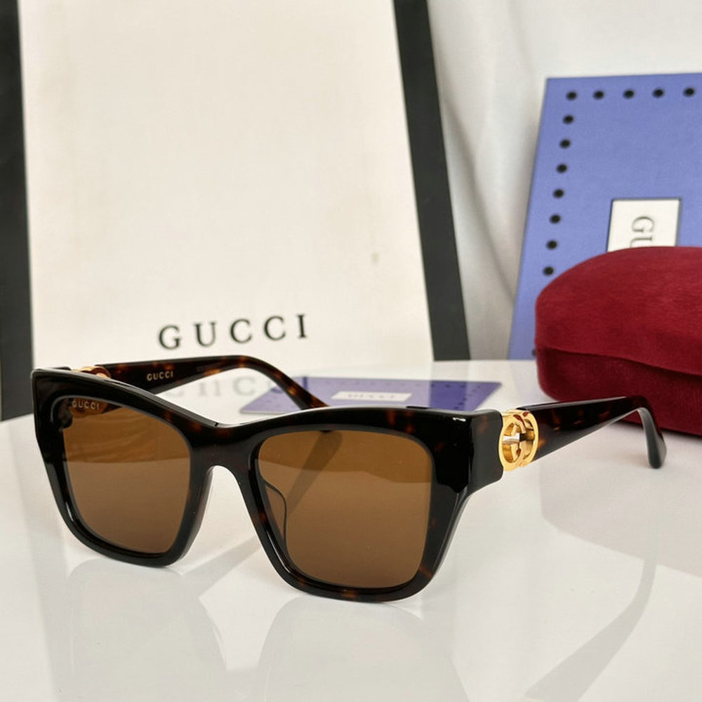 GG Interlocking G Square Cat-Eye Sunglasses 604010000