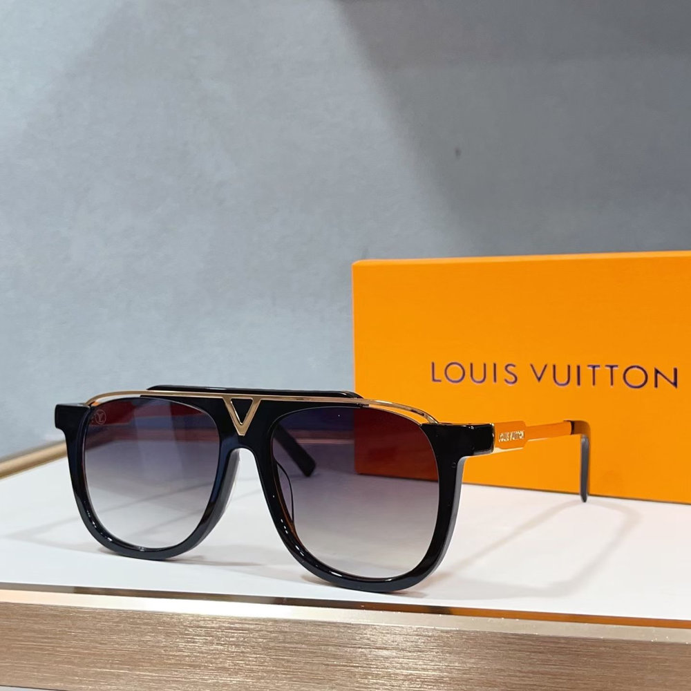 LV Whistle Sunglasses 138730