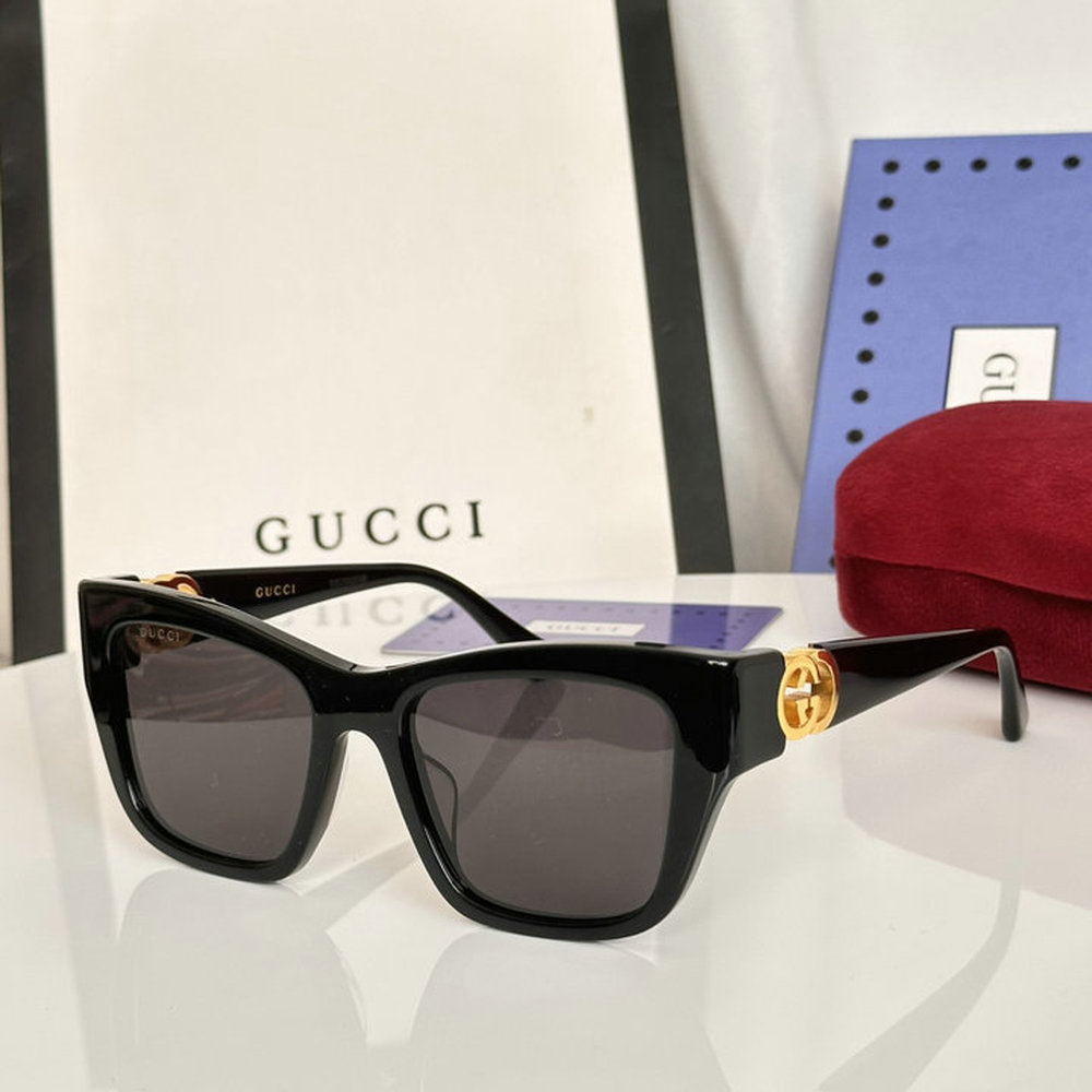GG Interlocking G Square Cat-Eye Sunglasses 604010000